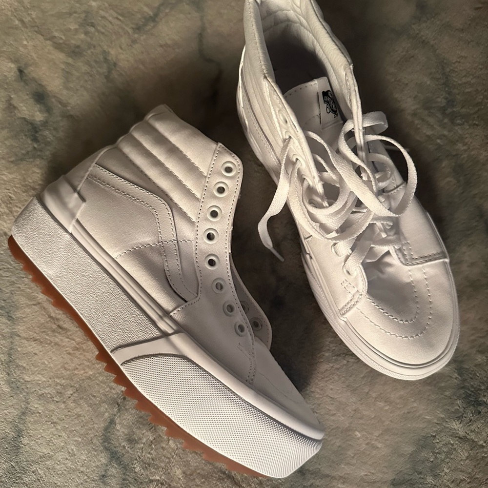 NEW Vans White Old Skool Platform Hi Top Lace Up Sneaker W US 7
